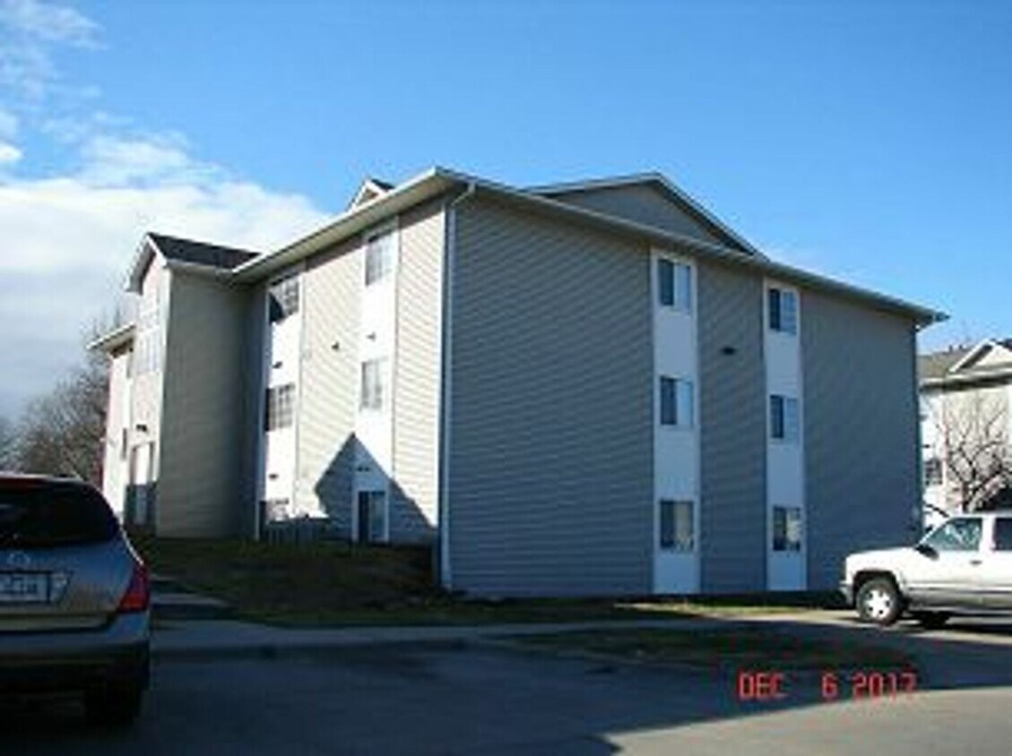 Foto del edificio - FALL 2026 AVAILABILITY!!!  2 bedroom, 1 Bath Condominium