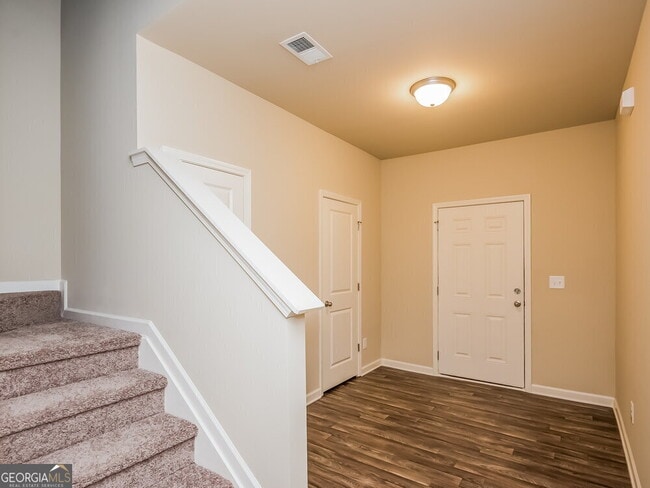 Building Photo - 260 Stillwood Dr