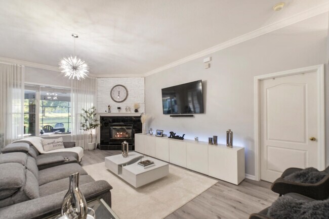 Foto del edificio - 511 N Pine Meadow Dr