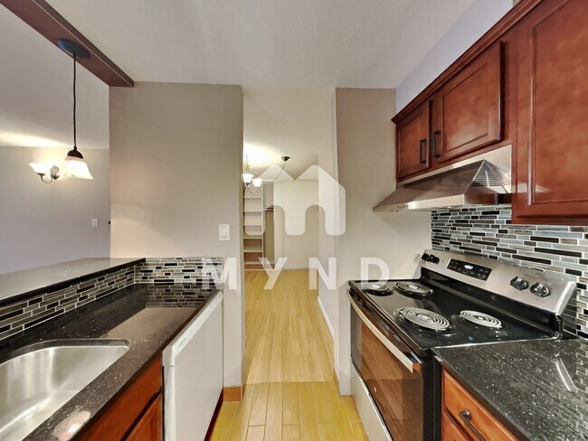 Foto del edificio - 2231 S Vaughn Way #208B