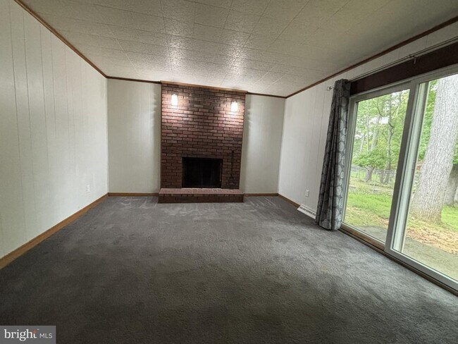 Building Photo - 415 Monmouth Dr