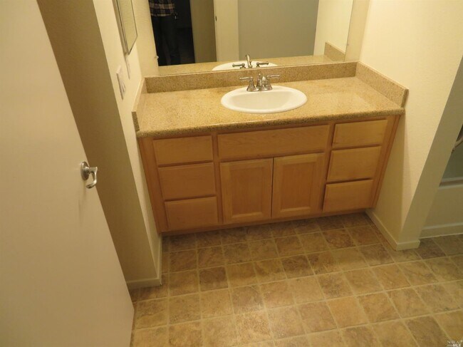 Foto del edificio - 2001 Eastwood Dr