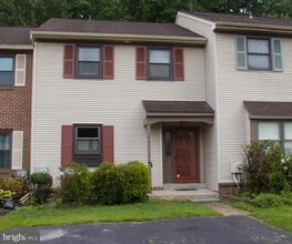 Building Photo - 214 Sulky Way