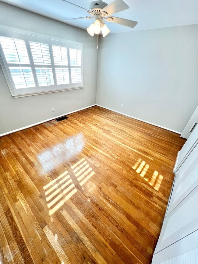 Building Photo - ***Waterfront Condo W/S/T INCLUDED!