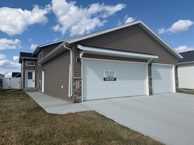 Foto del edificio - Beautiful 4 Bedroom Home - NEWLY Built