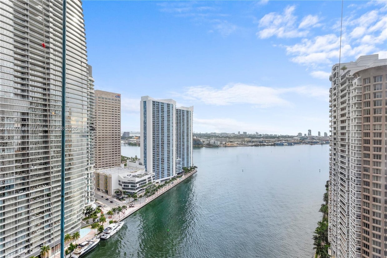 Foto principal - 465 Brickell Ave
