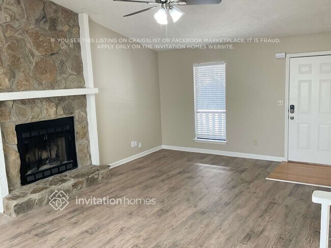 Foto del edificio - 4299 Buckingham Pl