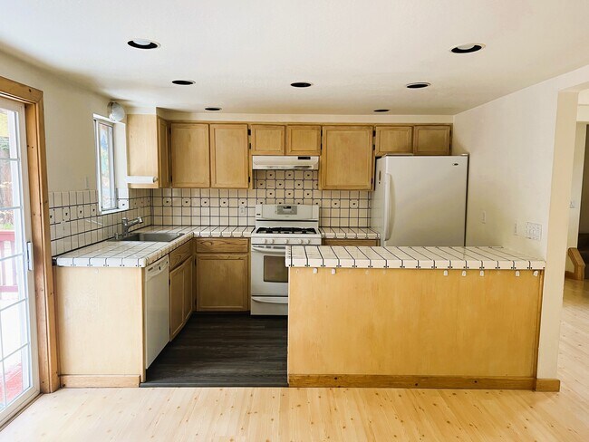 Foto del edificio - 11881 Pine Forest Rd