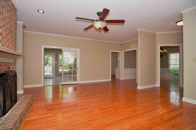 Foto del edificio - 4 bedroom in Owens Cross Roads AL 35763