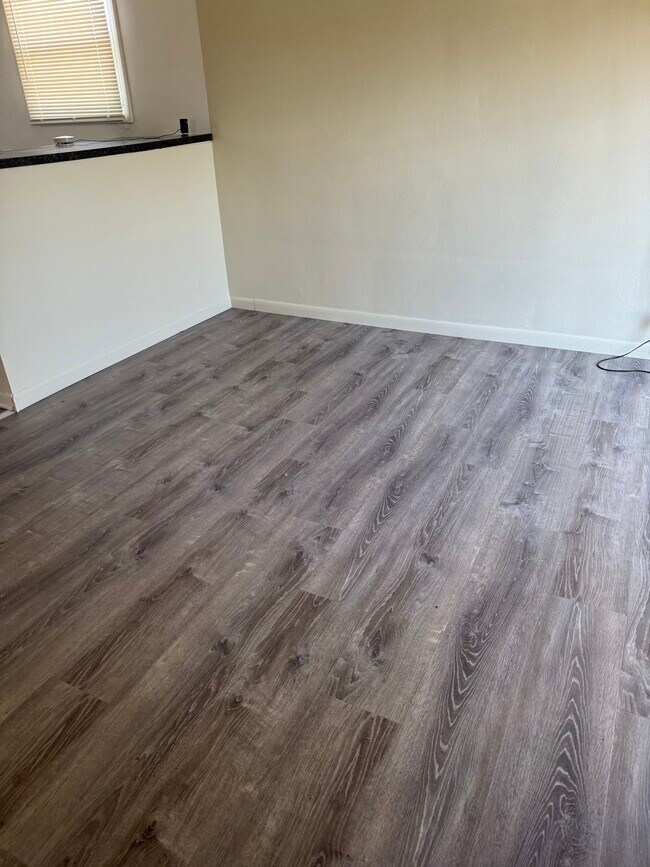 Foto del edificio - 7616 Howard Ave