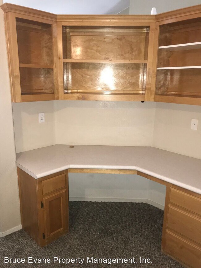 Foto del edificio - 3 br, 2 bath House - 2335 E Oak