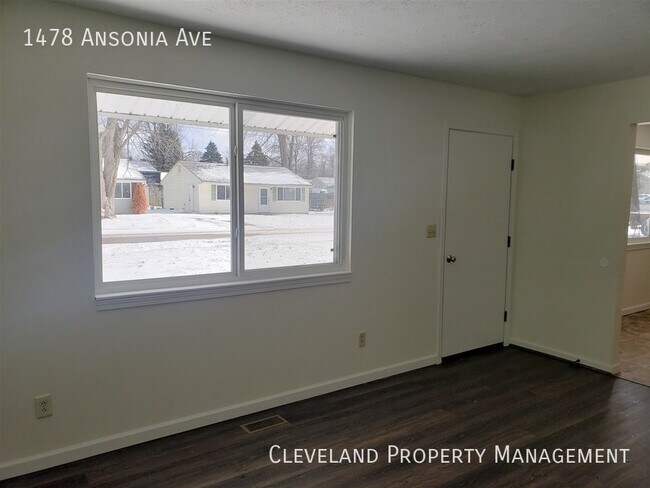 Building Photo - 3 Bedroom Madison Ranch