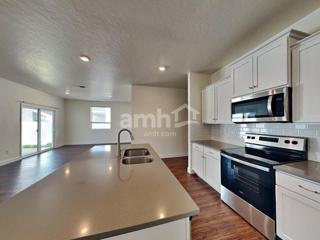 Building Photo - 5069 W White Ash Ct