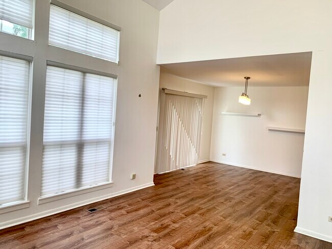 Building Photo - 610 Sturnbridge Ln