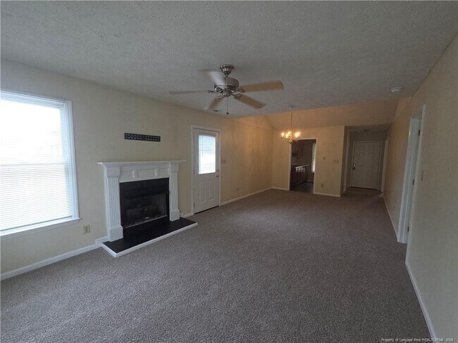 Foto del edificio - 6330 Greycliff Dr
