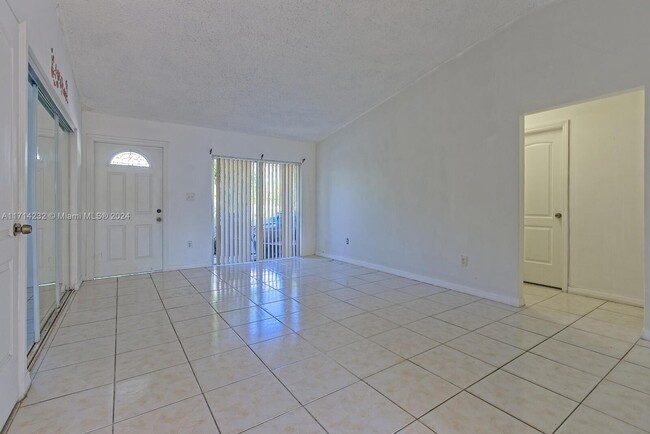 Foto del edificio - 20921 SW 103rd Ct