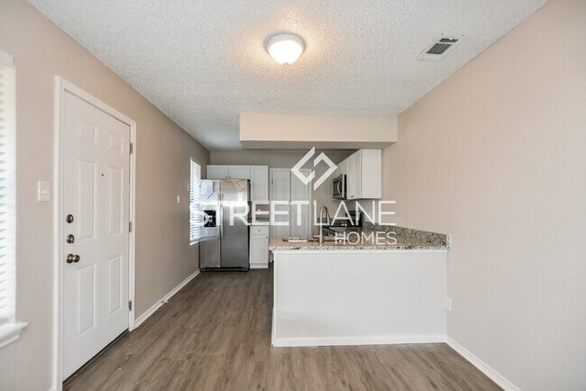 Building Photo - Charming 2 Bedroom Home in Grand Prairie, ...