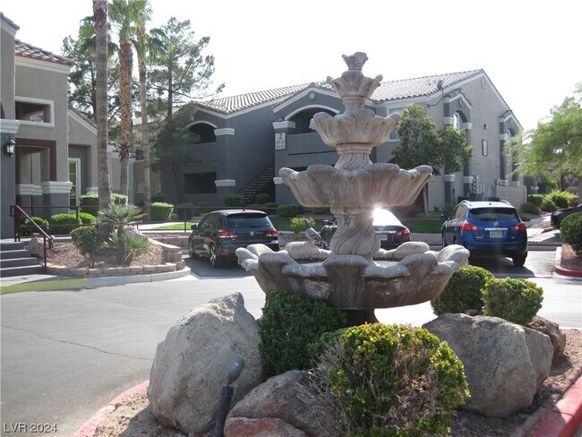 Building Photo - 5055 W Hacienda Ave