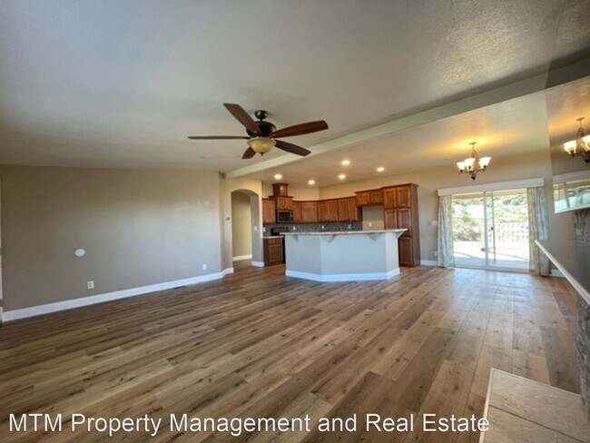 Building Photo - 3 br, 2 bath House - 2797 Millar Ranch Rd