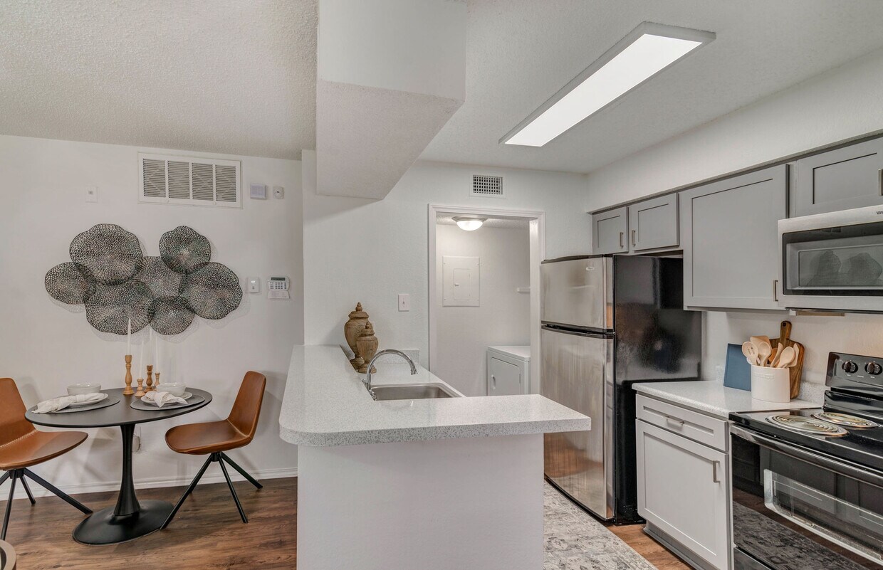 Fountain Wood Apartments 750 E Mid Cities Blvd Euless, TX