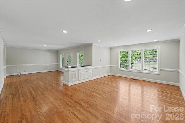 Building Photo - 2545 Rea Rd