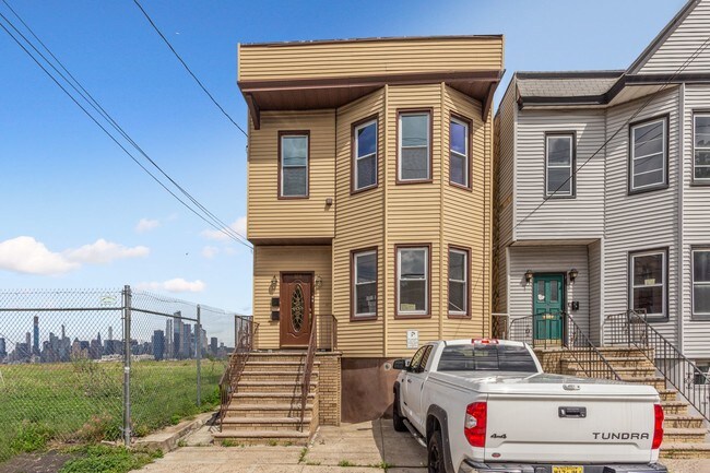 Building Photo - 310 Palisade Ave