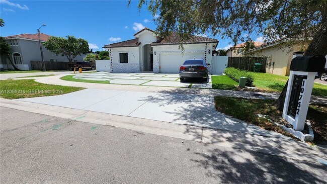 Foto del edificio - 10752 SW 228th Terrace