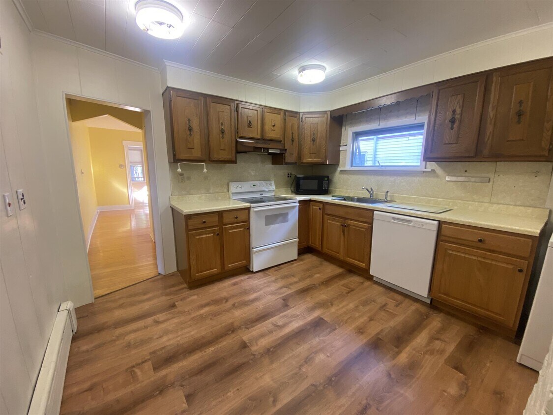 Primary Photo - 15 Corinthian Rd