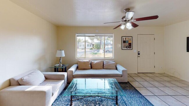 Foto del edificio - 593 S Fraser Dr