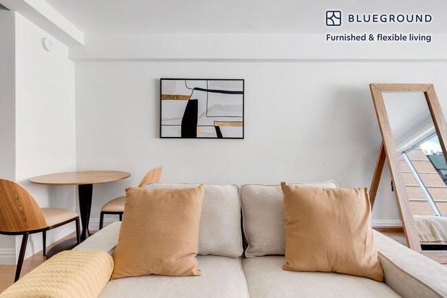 Foto del edificio - 340 E 51st St