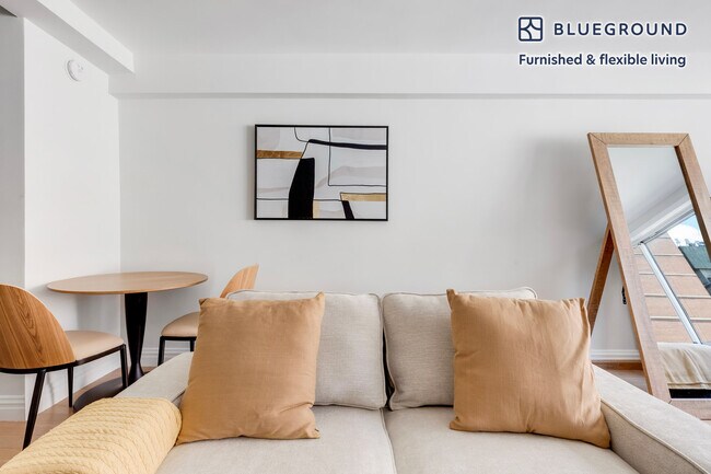 Foto del edificio - 340 E 51st St