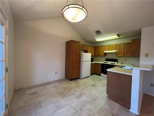 Building Photo - 11901 Swearingen Dr