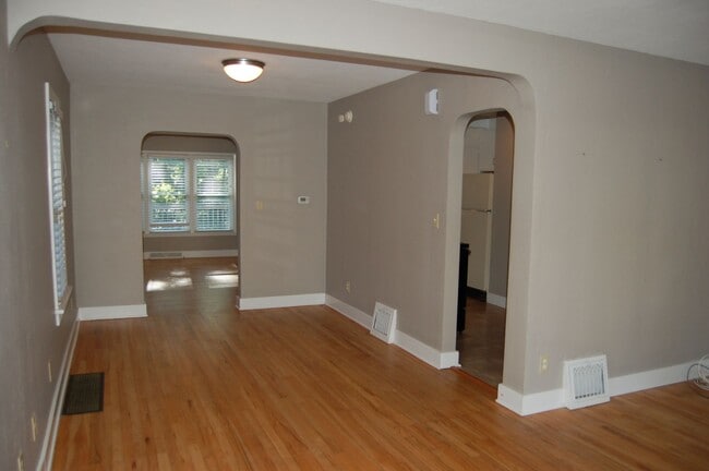 Building Photo - 228 Melrose Ct