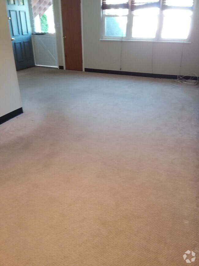 Spring Hill Apartments for Rent with a Swimming Pool Norwalk, CT 1