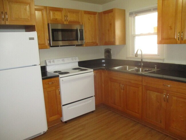 Building Photo - 110 Longhill Road, Unit A, Williamsburg, VA  23185 - Available NOW