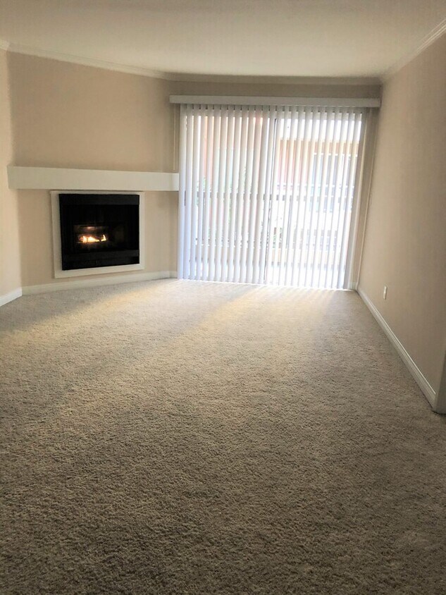 21550 Burbank Blvd Unit 313, Woodland Hills, CA 91367 Condo for Rent