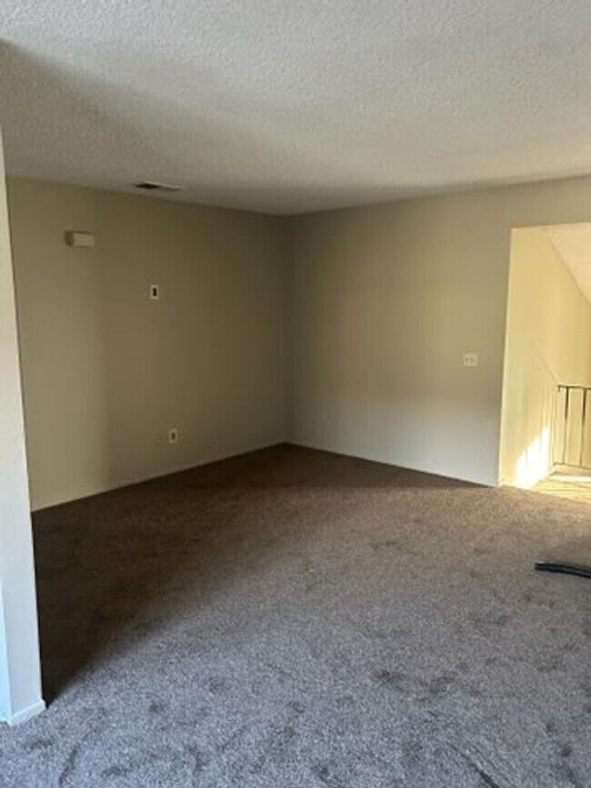 Building Photo - 3152 Triumph Ln