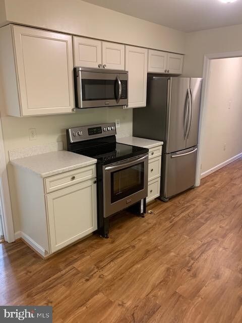 Foto del edificio - 3029 Seven Oaks Pl