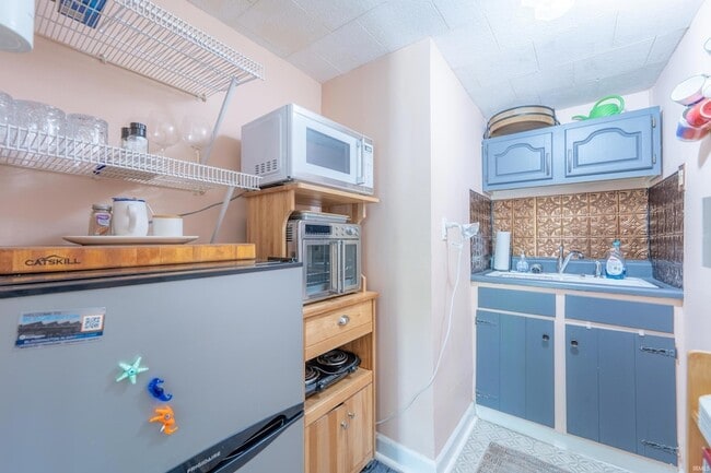 Building Photo - 1101 S Rogers St