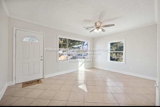 Foto del edificio - 220 Armstrong St