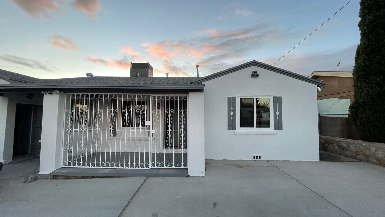 821 Olson St Unit 1, El Paso, TX 79903 Room for Rent in El Paso, TX