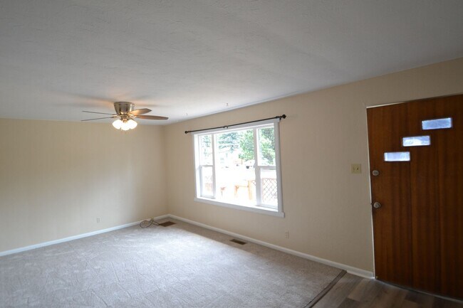 Building Photo - 402-404 N 18th St