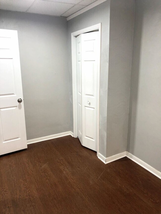 Foto del edificio - 3 bed 1 bath in South Oakland - Central ai...