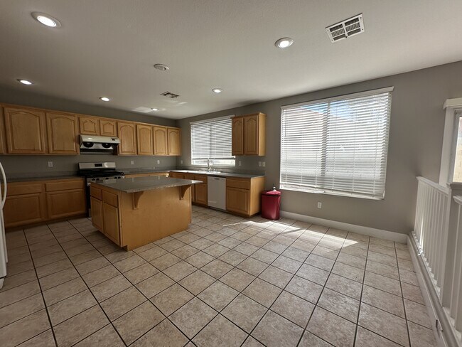 Building Photo - 293 Sea Rim Ave