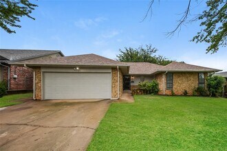 Building Photo - 9900 S Hillcrest Dr