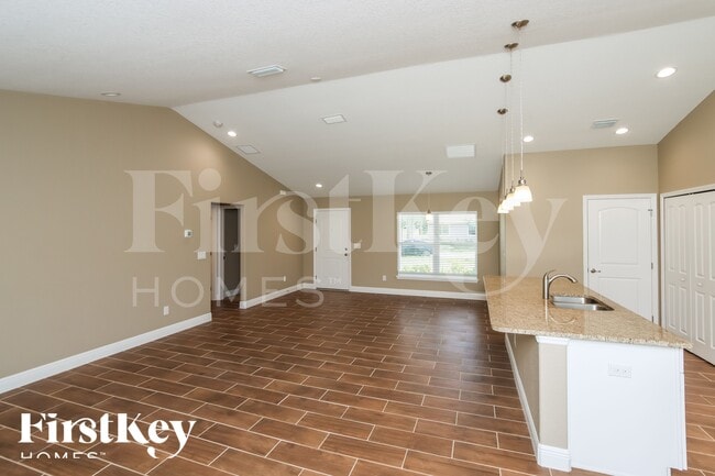 Building Photo - 770 Grandeur St SE