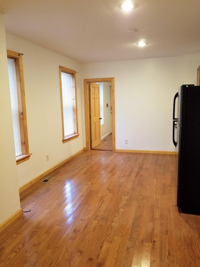 Photo - 329 N Preston St Apartment