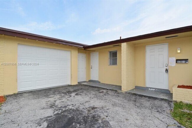 Building Photo - 4304 N Shore Dr