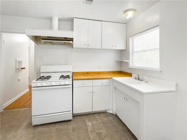 Foto del edificio - 703 Cherry St