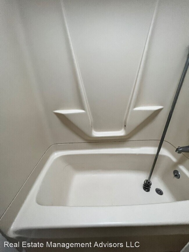 Foto del edificio - 3 br, 1 bath House - 224 West 22nd Street